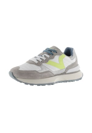 SNEAKERS - Trainers - blanco