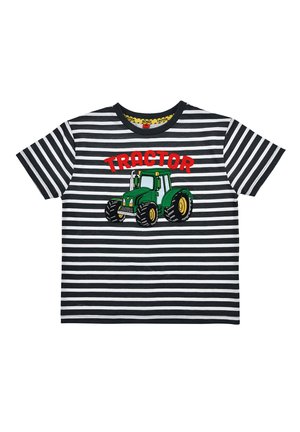Grafik eines grünen Traktors mit dem Wort "TRACTOR" in rotem Text auf einem schwarz-weißen gestreiften kurzärmeligen T-Shirt aus Baumwollstoff.