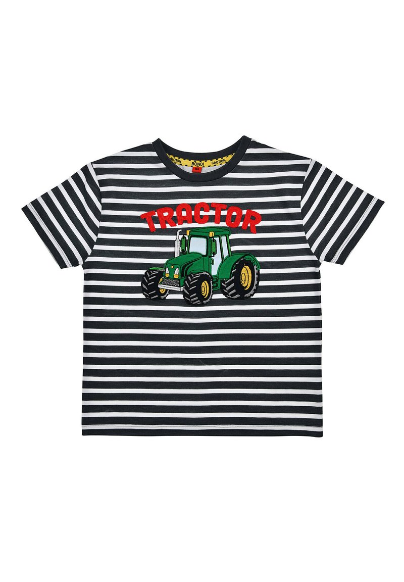 Grafik eines grünen Traktors mit dem Wort "TRACTOR" in rotem Text auf einem schwarz-weißen gestreiften kurzärmeligen T-Shirt aus Baumwollstoff.