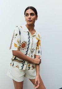 Next COLLARED SHORT SLEEVE - Skjortebluser - abstract sunshine