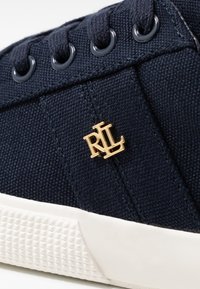 Lauren Ralph Lauren JANSON II CANVAS SNEAKER - Sneakers basse - navy