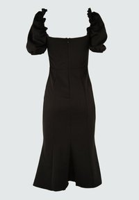Robe noire avec des manches bouffantes, corsage ajusté et ourlet évasé. Fabriquée en tissu texturé, elle dispose d'une fermeture éclair au dos et de coutures pour un ajustement sur mesure.