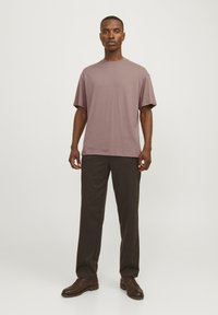 Jack & Jones JJEBRADLEY TEE O NECK - Basic póló - twilight mauve