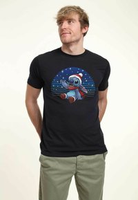 Disney LILO & STITCH SNOWING STITCH UNISEX - T-shirt z nadrukiem
