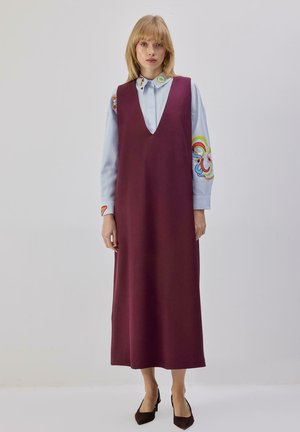 Nappali ruha - burgundy