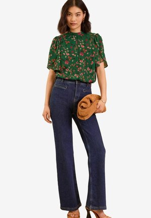 Love & Roses FLORAL PRINTED DOBBY FLUTTER SLEEVE BLOUSE - REGULAR FIT - Blūze - green floral