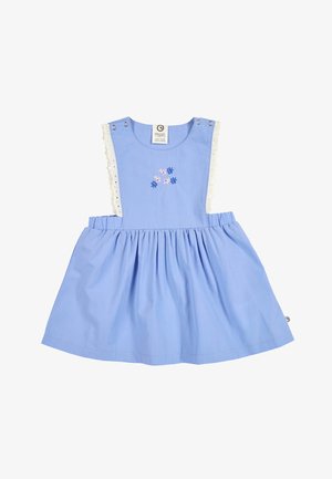 Robe bébé bleu clair avec broderie florale sur la poitrine, bordure en dentelle le long des emmanchures et fermetures à boutons-pression aux épaules.