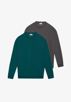 Kaks pikkade varrukatega ümmarguse kaelusega dressipluusi. Üks teel- ja teine tumehall. Pehme kangas, venivad varrukaotsad ja äär. Minimalistlik disain.