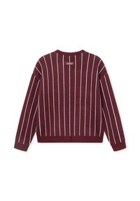 Burgundowa sweter z pionowymi jasnoniebieskimi paskami, okrągłym dekoltem, prążkowanymi mankietami i dołem, wykonany z teksturowanego materiału dzianinowego.