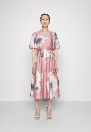 DRESS MADE OF SUSTAINABLE PRINTED - Koktailové šaty/večierkové šaty - fairy/multi