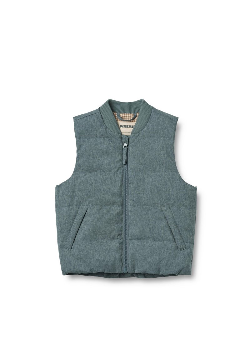 Gilet imbottito in un azzurro chiaro con zip frontale, scollatura rotonda e due tasche laterali. L'interno presenta un motivo a scacchi.