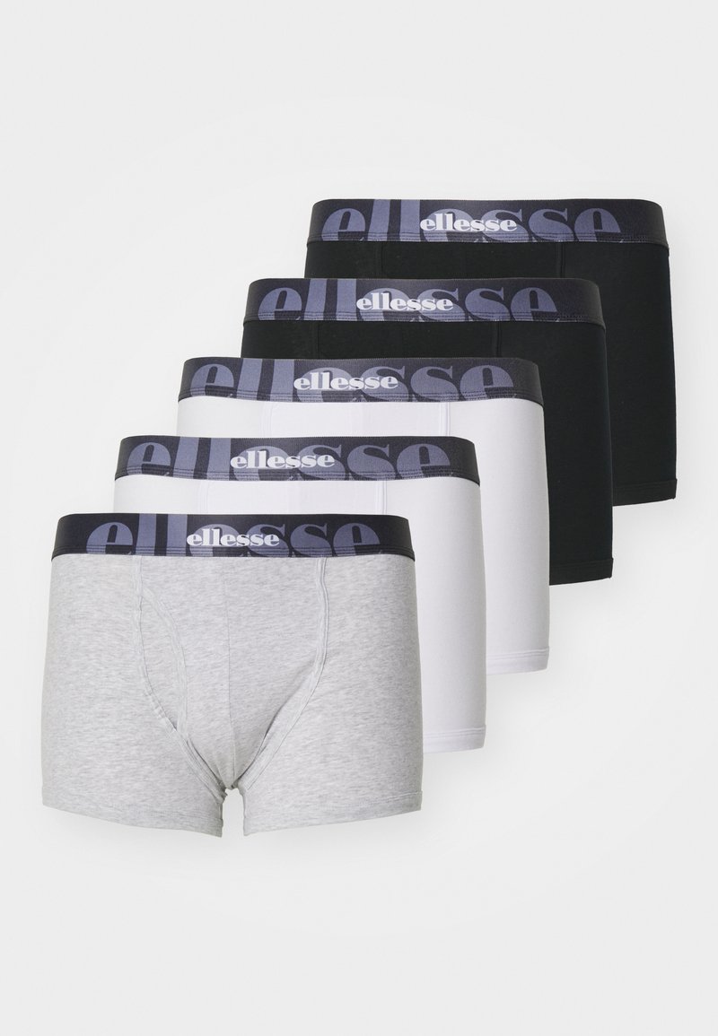 Fem par med boksershorts i grå, hvit og svart, med en elastisk midjebånd med «ellesse» trykt på.