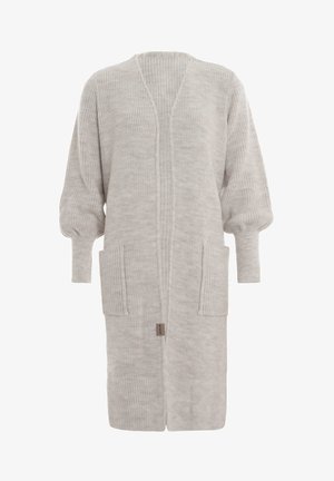 Lichtgrijze, gebreide lange cardigan met ballonmouwen, ribgebreide manchetten, twee frontzakken en een open ontwerp.