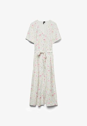 Robe midi blanche à manches courtes, col en V, boutonnée sur le devant, imprimé floral en rose, jaune et vert, avec une ceinture à nouer à la taille.