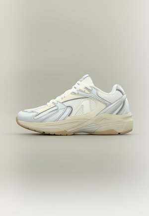 ARKK Copenhagen, OSERRA UNISEX - Маратонки - silver-coloured/cream white