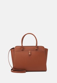 Sac fourre-tout synthétique marron avec doubles poignées, bandoulière amovible, forme structurée et poche avant avec fermeture à bouton-pression.