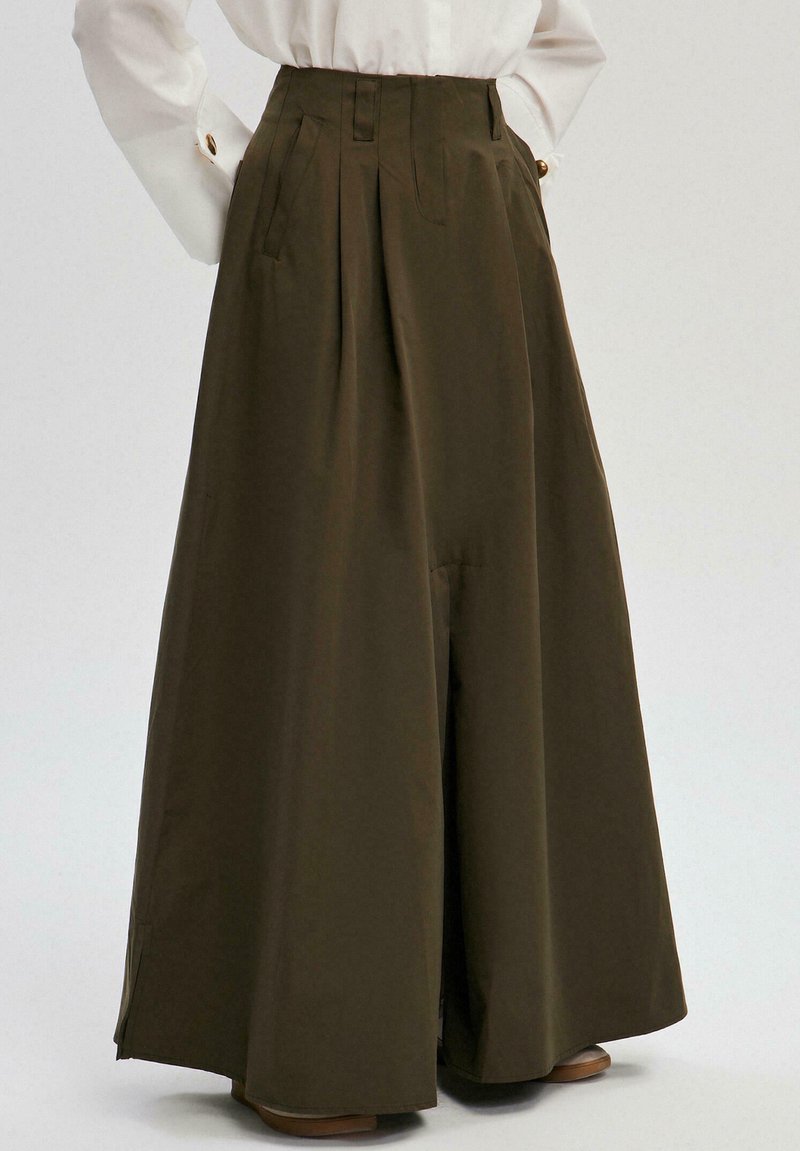 Touché Privé WITH DARTS - Jupe longue - khaki