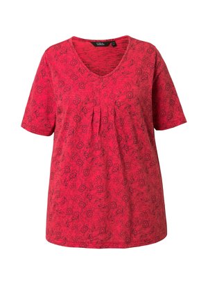 Rotes, kurzärmeliges V-Ausschnitt-Shirt mit schwarzem Schildkrötenmuster und Frontfalten-Detail, lockere Passform, vor weißem Hintergrund dargestellt.