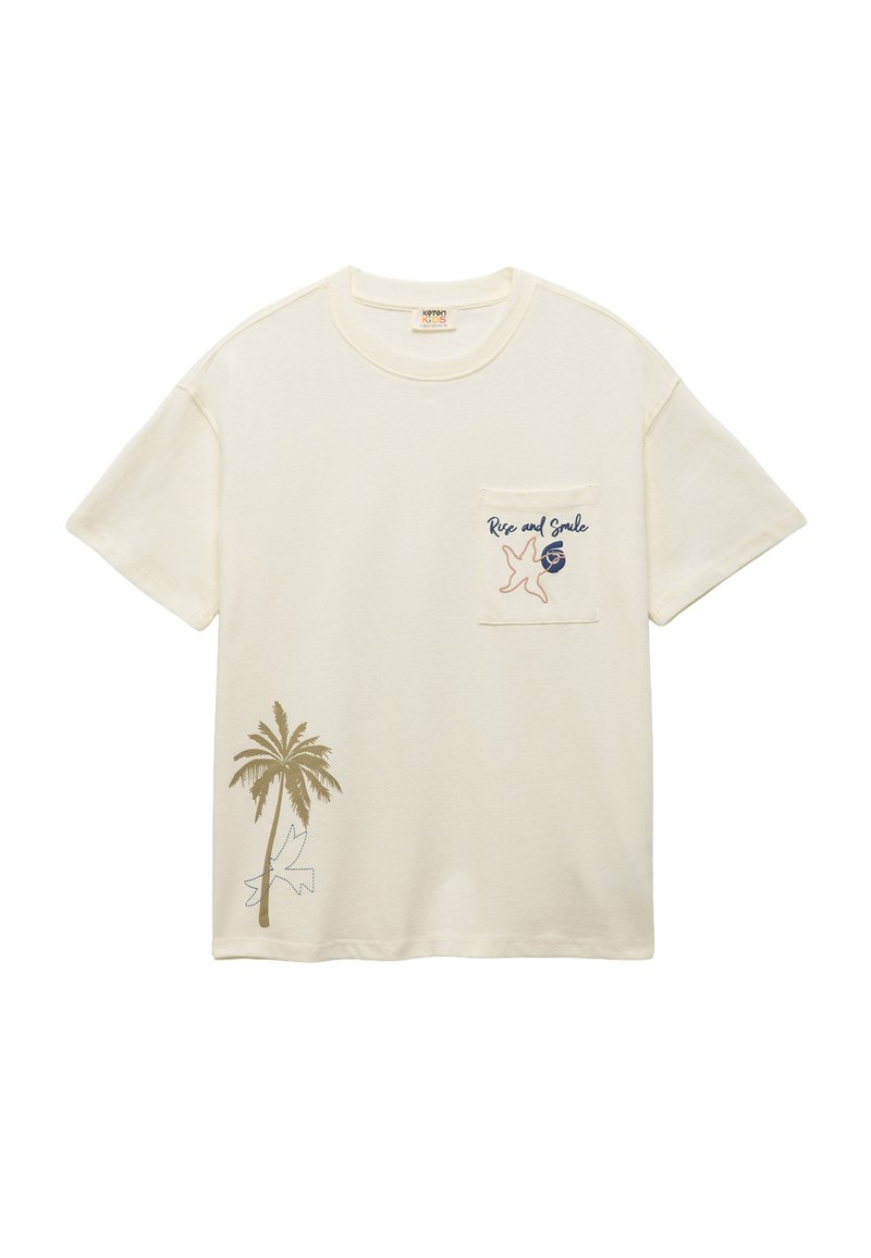 Kremowa bawełniana koszulka t-shirt z kieszonką, na której widnieje napis "Rise and Smile" oraz graficzny wzór palmy w złotych i granatowych akcentach. Krótkie rękawy.