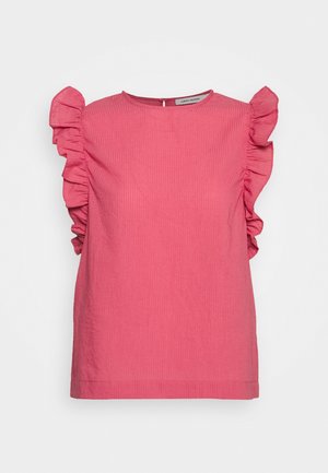 Pink top lavet af tekstureret stof, med rynkede korte ærmer og en rund halsudskæring, samt en lukning med nøglehul på ryggen.