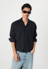 Thumbnail Image 5