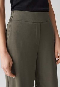 OPUS HIGH RISE CROPPED WIDE FIT - Broek - olive leaf