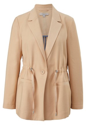 Beżowa kurtka z talią ściągniętą, z pojedynczym zapięciem na guzik i dwoma przednimi kieszeniami. Posiada kołnierz oraz lekką, teksturowaną tkaninę.