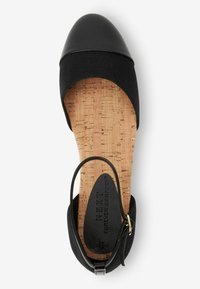 Next Ballerine con cinturino - black