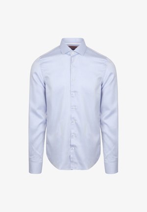 Lichtblauw langemouwen overhemd van soepel katoen, met een standaard kraag en een knoopsluiting met zes knopen.