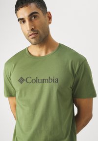 Columbia BASIC LOGO™ SHORT SLEEVE - Majica kratkih rukava s printom - canteen