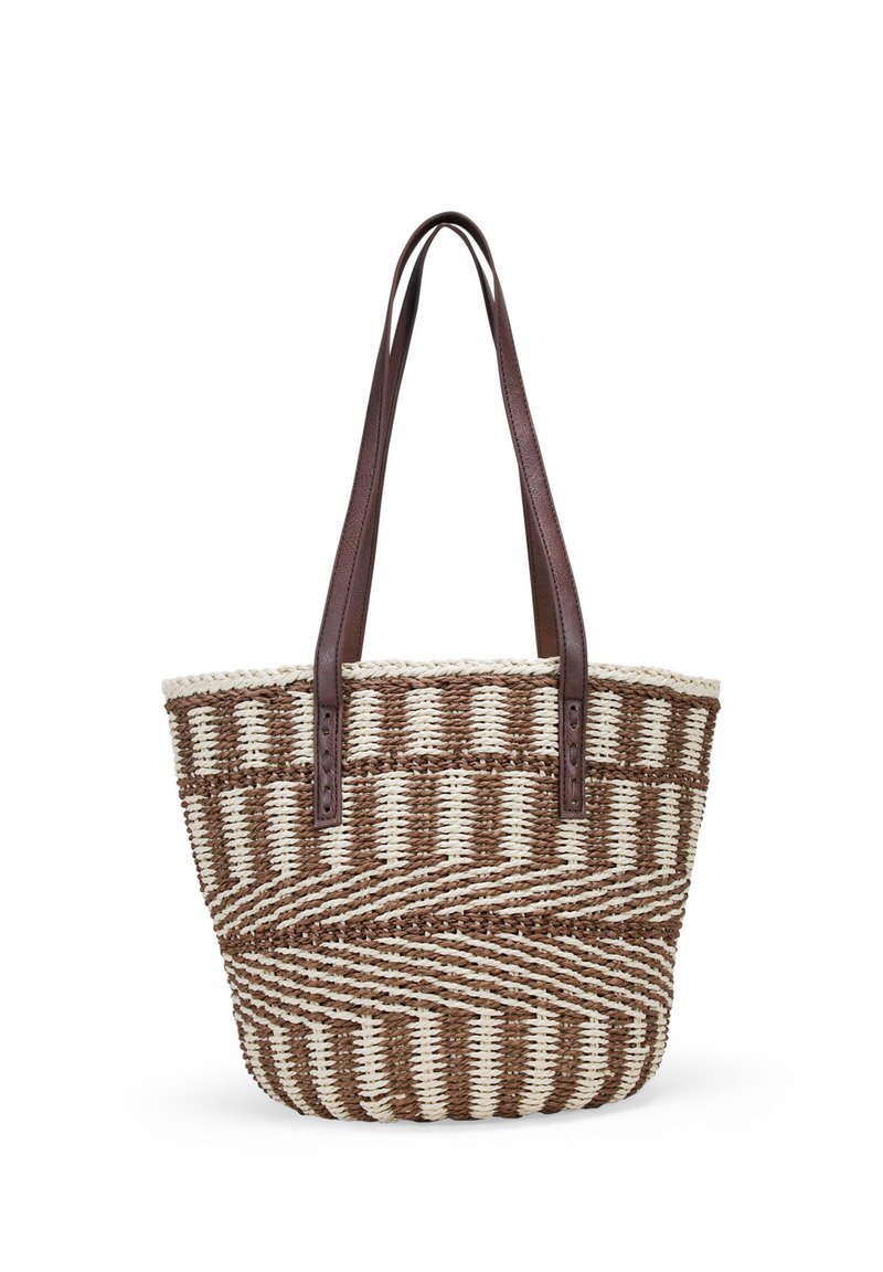 Borsa tote in paglia intrecciata con un motivo geometrico marrone e crema, con manici in pelle marrone e un ampio design open-top.