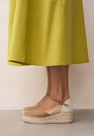 Next STANDARD WIDE FIT - FOREVER COMFORT CLOSED TOE - Plateaupumps - sand