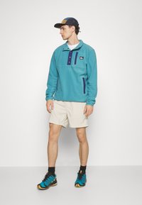 Quiksilver NO DESTINATION 2 HALF SNAP - Suéter de forro polar - brittany blue