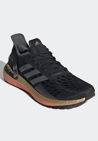 adidas Performance Scarpe da corsa su strada - black