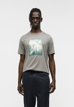 COVER - Nyomott mintás póló - open grey