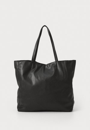 Borsa a tracolla nera realizzata in pelle sintetica liscia, con due lunghe maniglie e un design spazioso senza chiusura. Presenta linee minimaliste e assenza di accessori.