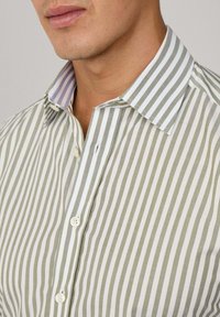 Hackett London SOFT STRIPE - Svečana košulja - cargo green