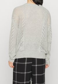 ONLY Petite Strickpullover - grey