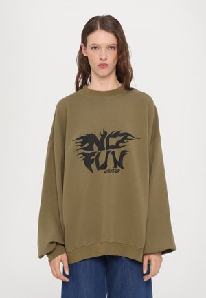 NO FUN OVERSIZED CREWNECK - Sweatshirt - faded dark green