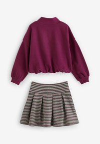 Next VARSITY BUBBLE HEM CHECK SET - REGULAR FIT - Plisovaná sukně - burgundy red