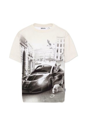 T-shirt con scena urbana in bianco e nero con una macchina sportiva, cani e uccelli in movimento.
