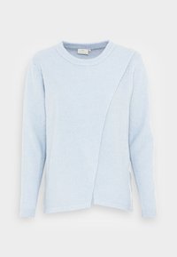 Pull bleu clair à manches longues, col rond, avec un design asymétrique sur le devant. Confectionné dans un tissu doux avec une finition texturée.