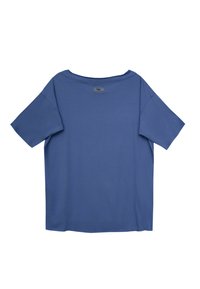 Niebieska koszulka z krótkim rękawem o luźnym kroju, wykonana z miękkiego materiału. Posiada szeroki dekolt oraz minimalistyczną metkę z tyłu.