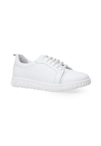 Weiße Sneaker aus glattem Lederobermaterial, mit runder Zehenpartie und sechs Schnürösen. Die strukturierte Gummisohle hat ein auffälliges Muster.