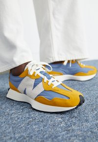 New Balance WS327 - Sneaker low - varsity gold