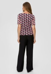 s.Oliver BLACK LABEL T-Shirt print - schwarz