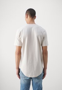 Jack & Jones JJENOA TEE CREW NECK 5 PACK - T-shirts - dark grey