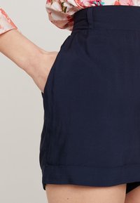 Vero Moda Shorts - dark blue