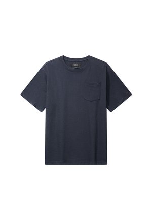 Marineblaues Baumwoll-T-Shirt mit Rundhalsausschnitt, kurzen Ärmeln und einer Brusttasche auf der linken Seite. Der Stoff hat eine dezente Struktur.