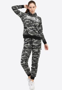 Lonsdale Pantalones cargo - camo grey